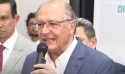 "Somos o maior produtor agrícola do mundo, se destruir floresta, não vai vender. É simples assim", avisa Alckmin no Amazonas