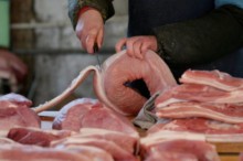 Maior procura pelo consumidor eleva preço da carne de porco