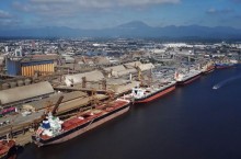 Importação cresce 14% nos portos paranaenses