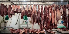 China suspende importação de carne de três frigoríficos brasileiros