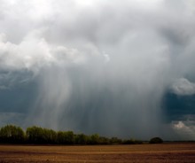 Frente fria traz chuvas intensas e queda de temperatura