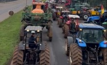 Produtores do RS realizam tratoraço no norte do estado contra dívidas rurais