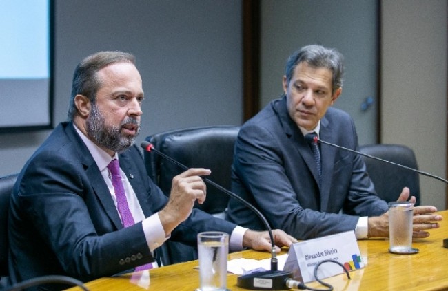 O ministro de Minas e Energia, Alexandre Silveira, e o da Fazenda, Fernando Haddad (CRÉDITO: DIVULGAÇÃO/MF/WASHINGTON COSTA)