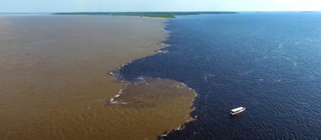 Encontro do Rio Negro com o Solimões (CRÉDITO: REPRODUÇÃO/VÍDEO)